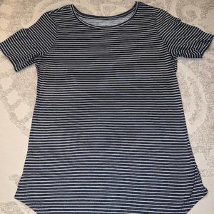 Super soft, striped tee, size small!